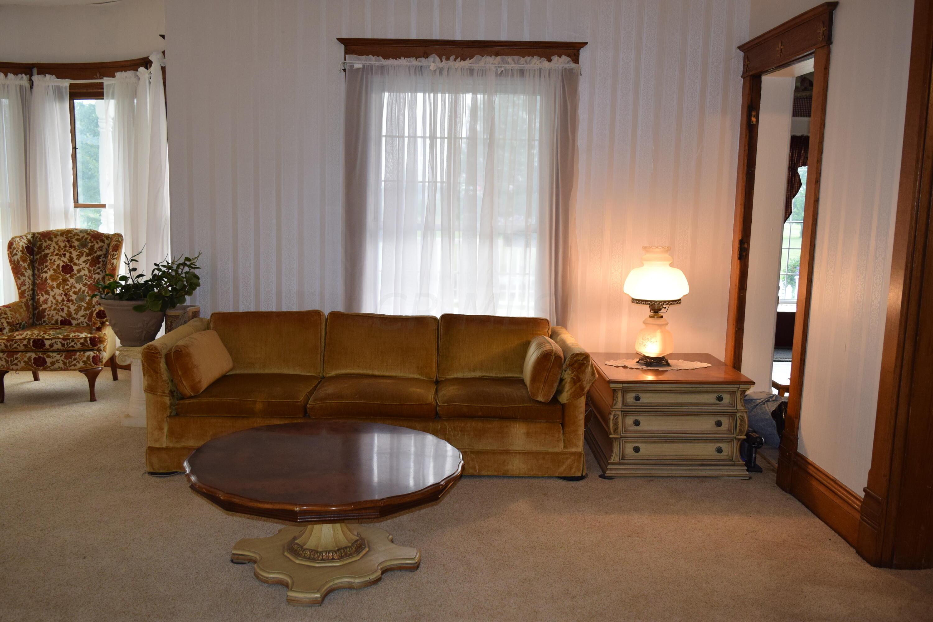9827 Overly Road Fredericktown, OH 43019 - Photo 26 of 41 9827 OVERLY-LIVING 03