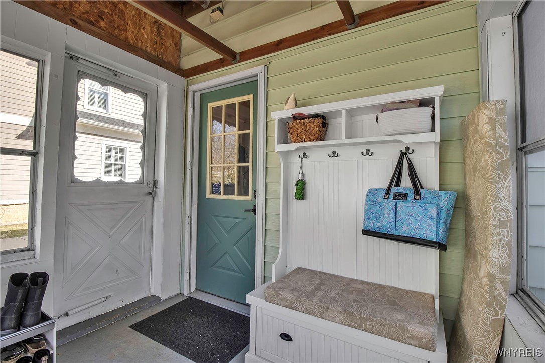 255 Darwin Drive Amherst, NY 14226 - Photo 29 of 46 Back entry mudroom