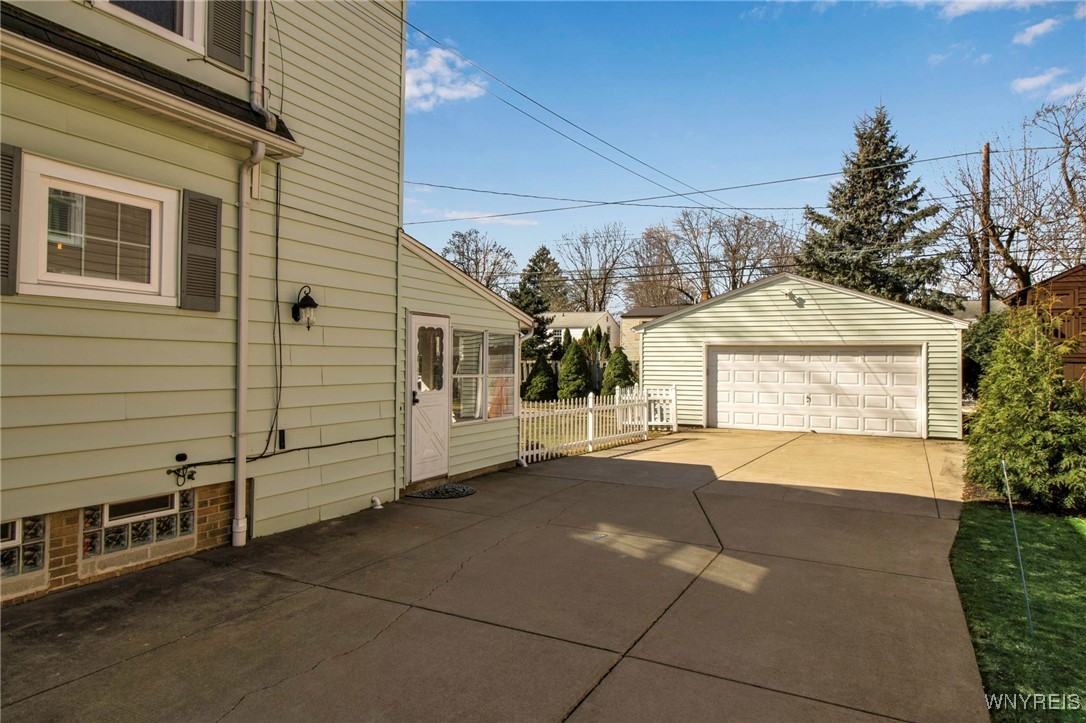 255 Darwin Drive Amherst, NY 14226 - Photo 4 of 46