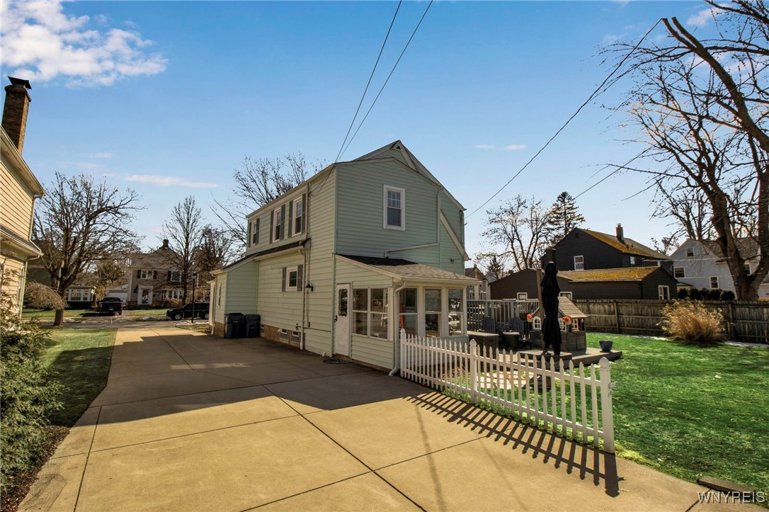 255 Darwin Drive Amherst, NY 14226 - Photo 5 of 46