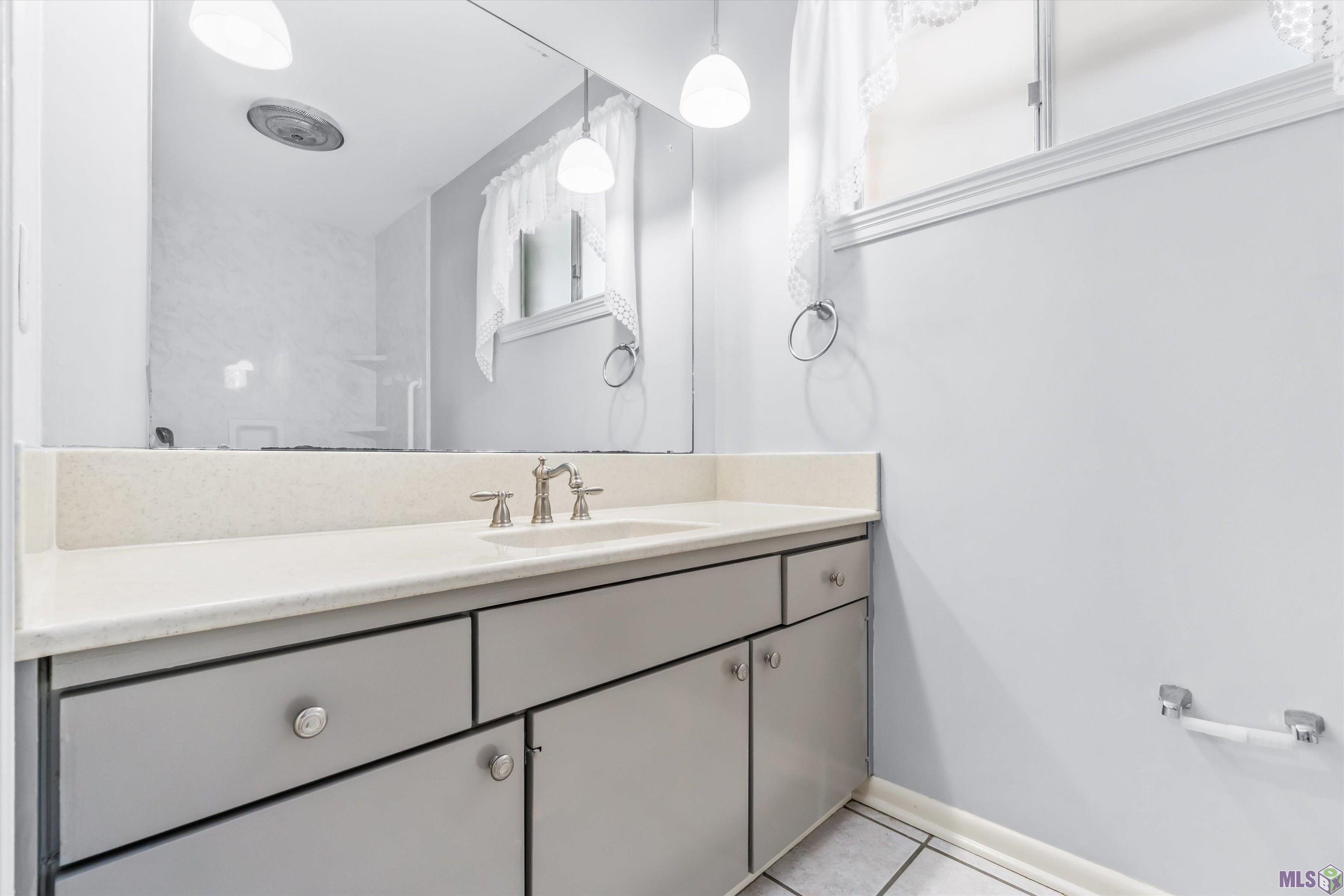 10490 Firelight Avenue Baton Rouge, LA 70815 - Photo 15 of 25 Primary Bathroom