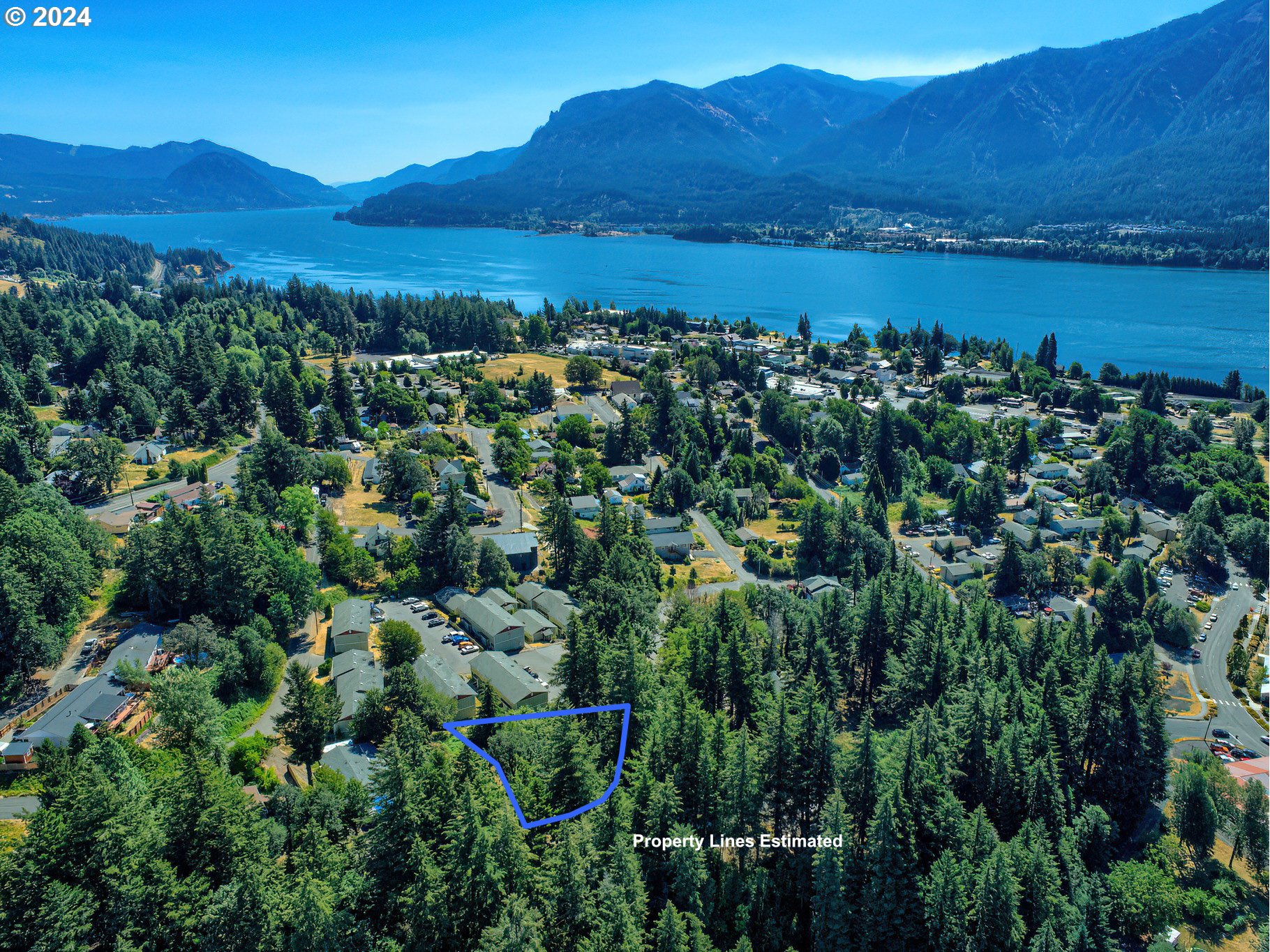 80 Northwest Lasher Road Stevenson, WA 98648 - Photo 14 of 15 a view of a city with mountains in the background