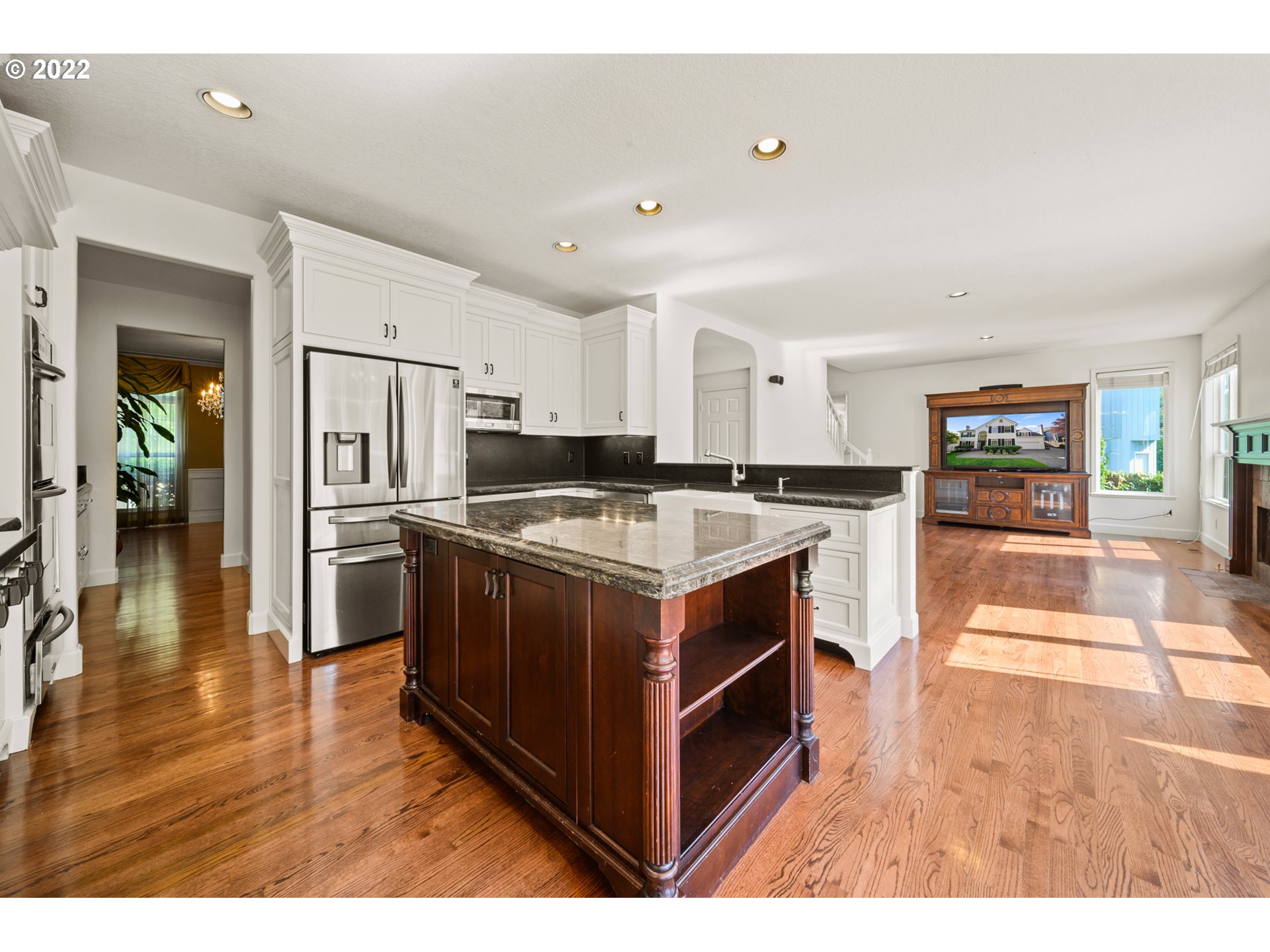13248 Rogers Road Lake Oswego, OR 97035 - Photo 8 of 32 Gallery Image 8