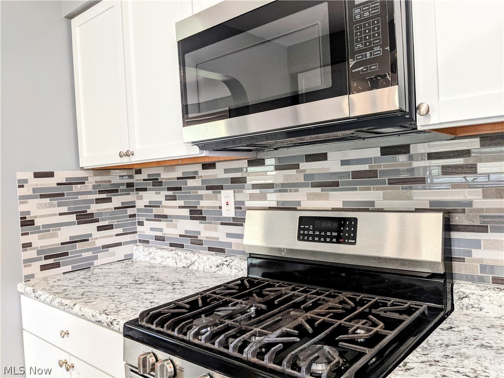 500 Trebisky Road Cleveland, OH 44143 - Photo 8 of 33 Gas range