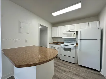 $1,595 | 1411 North Dixie Highway, Unit 4, Fort Lauderdale, FL 33304