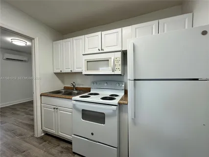 $1,595 | 1411 North Dixie Highway, Unit 4, Fort Lauderdale, FL 33304