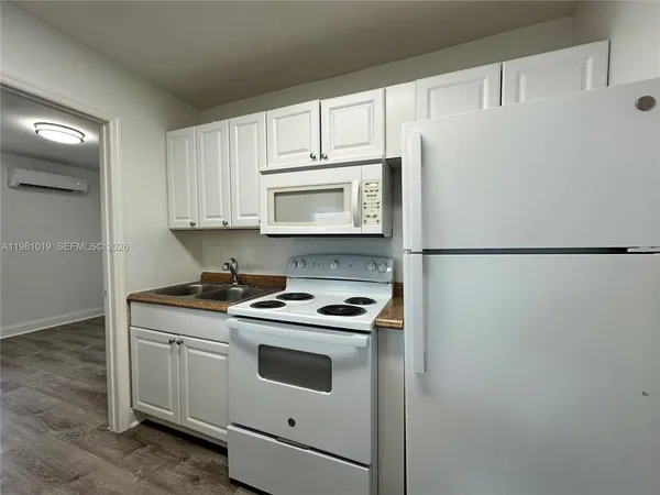 $1,550 | 1411 North Dixie Highway, Unit 4, Fort Lauderdale, FL 33304