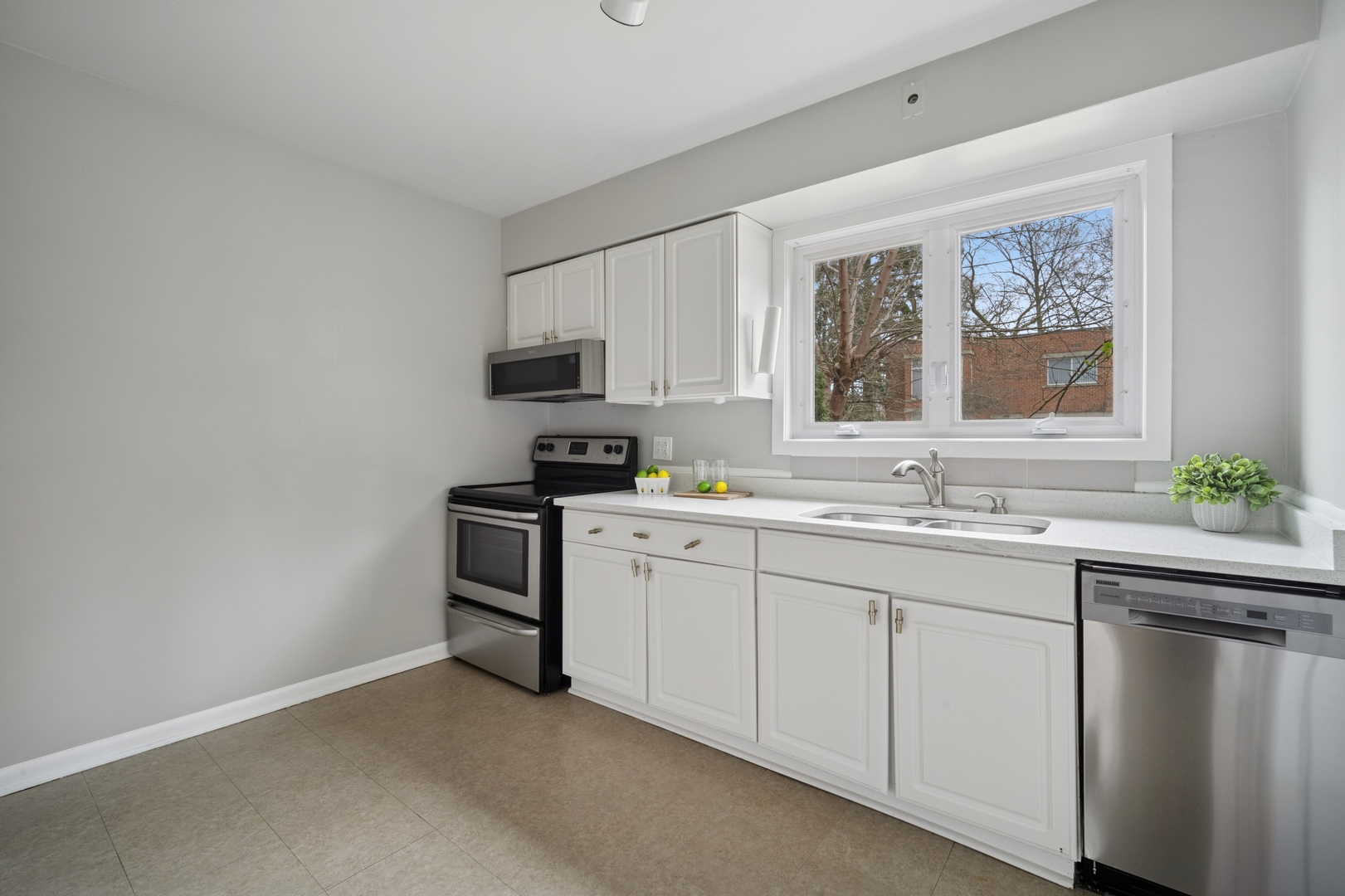 501 1/2 1/2 Ridge Road Wilmette, IL 60091 - Photo 7 of 16