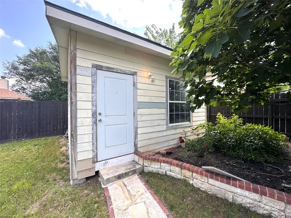 $2,700 | 803 Mallard Lake Trail, Leander, TX 78641