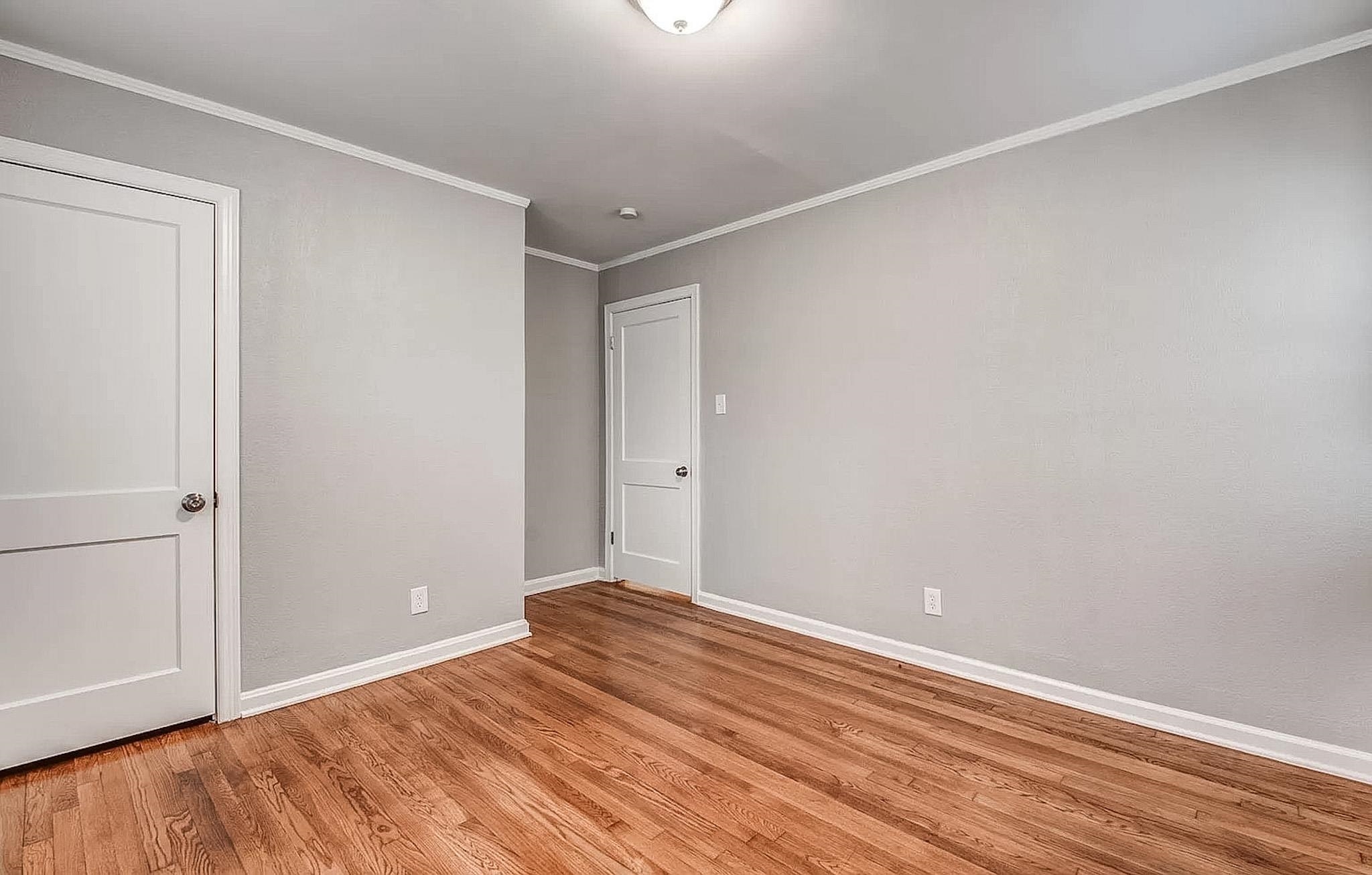 4402 Boyce Road Memphis, TN 38117 - Photo 11 of 13 a view of room with wooden floor