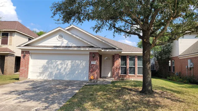 $1,800 | 7211 Foxwalk Lane, Humble, TX 77338