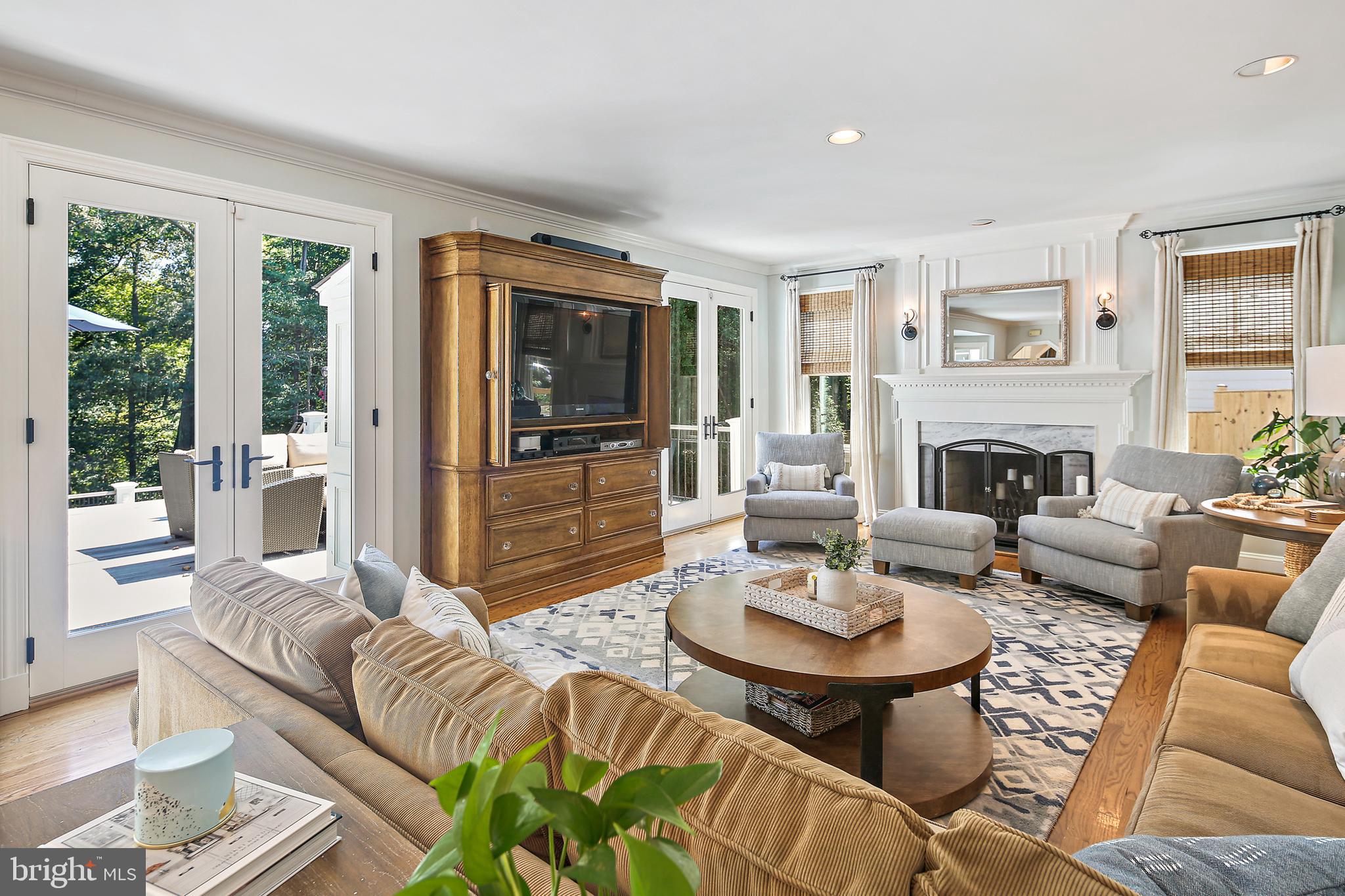 535 Post Oak Road Annapolis, MD 21401 - Photo 13 of 76 Family Rm w/Marble Surround Wood Burning Fireplace