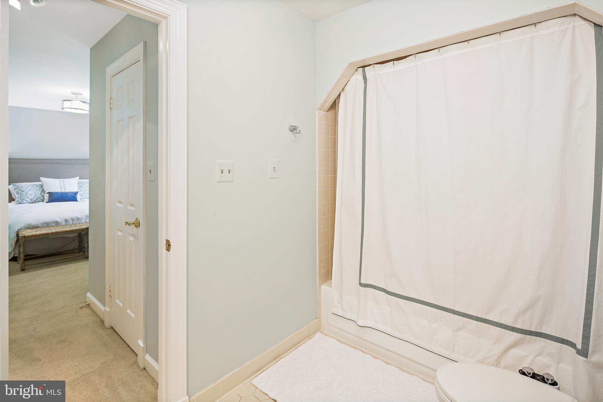 535 Post Oak Road Annapolis, MD 21401 - Photo 44 of 76 Bedroom 3 with Attached Full Bath