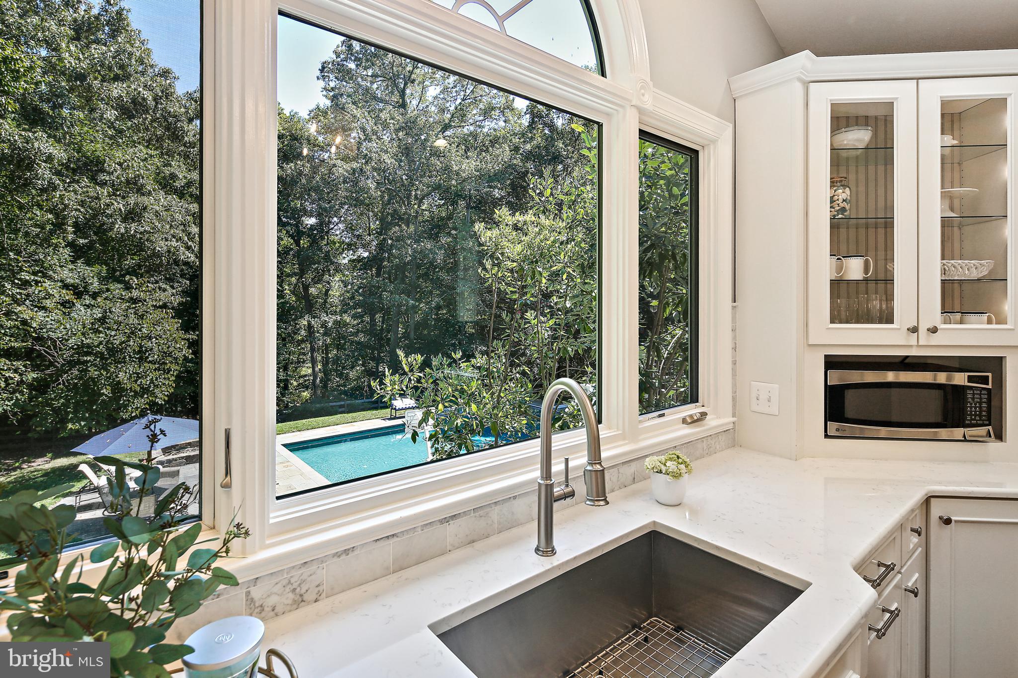 535 Post Oak Road Annapolis, MD 21401 - Photo 8 of 76 Lovely Back Yard View from Kitchen