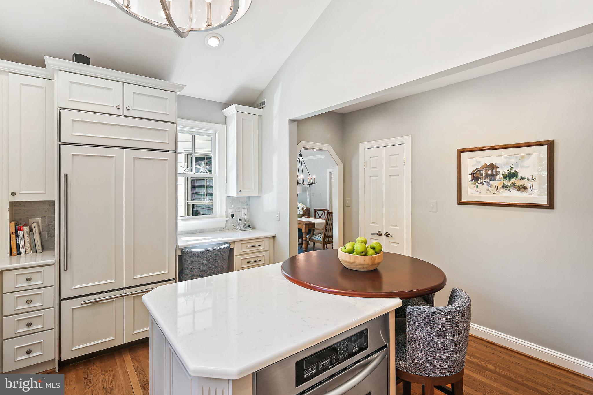 535 Post Oak Road Annapolis, MD 21401 - Photo 10 of 76 Eat-In Gourmet Kitchen with Breakfast Island