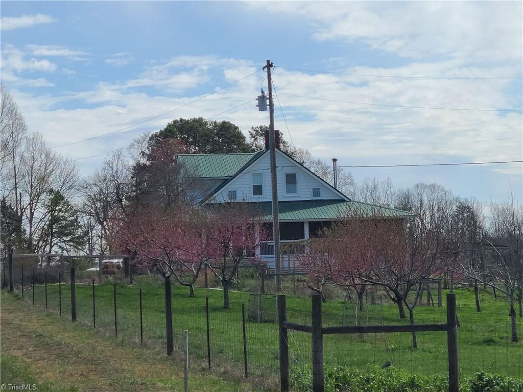 715 Spry Road Winston-Salem, NC 27107 - Photo 3 of 36 Gallery Image 3