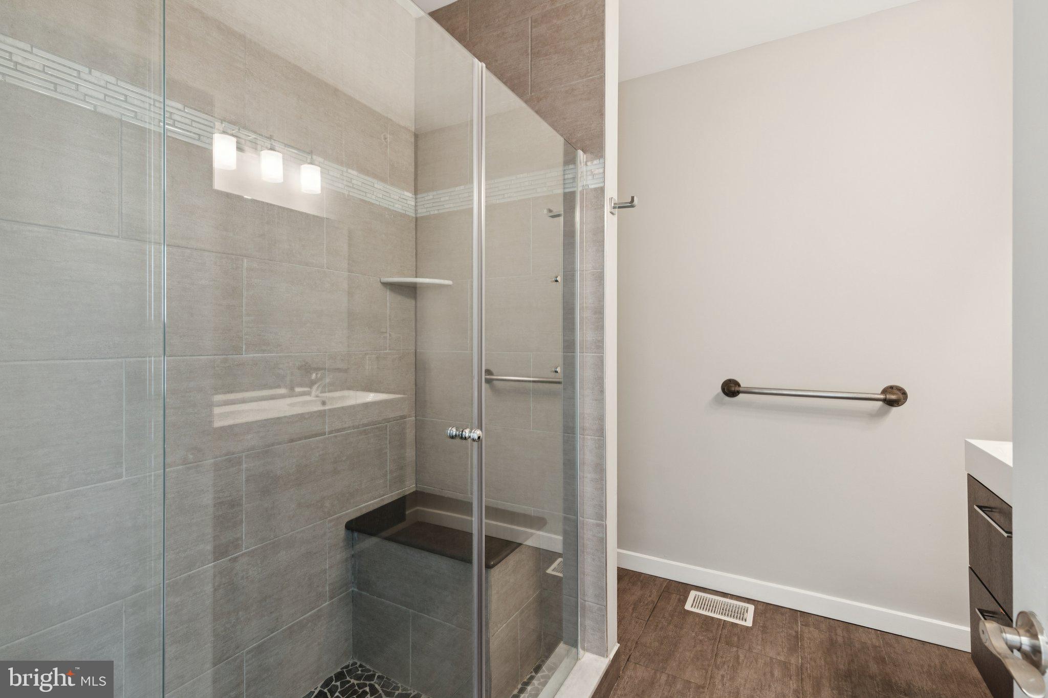 231 West Thompson Street Philadelphia, PA 19122 - Photo 19 of 48 Primary Bath