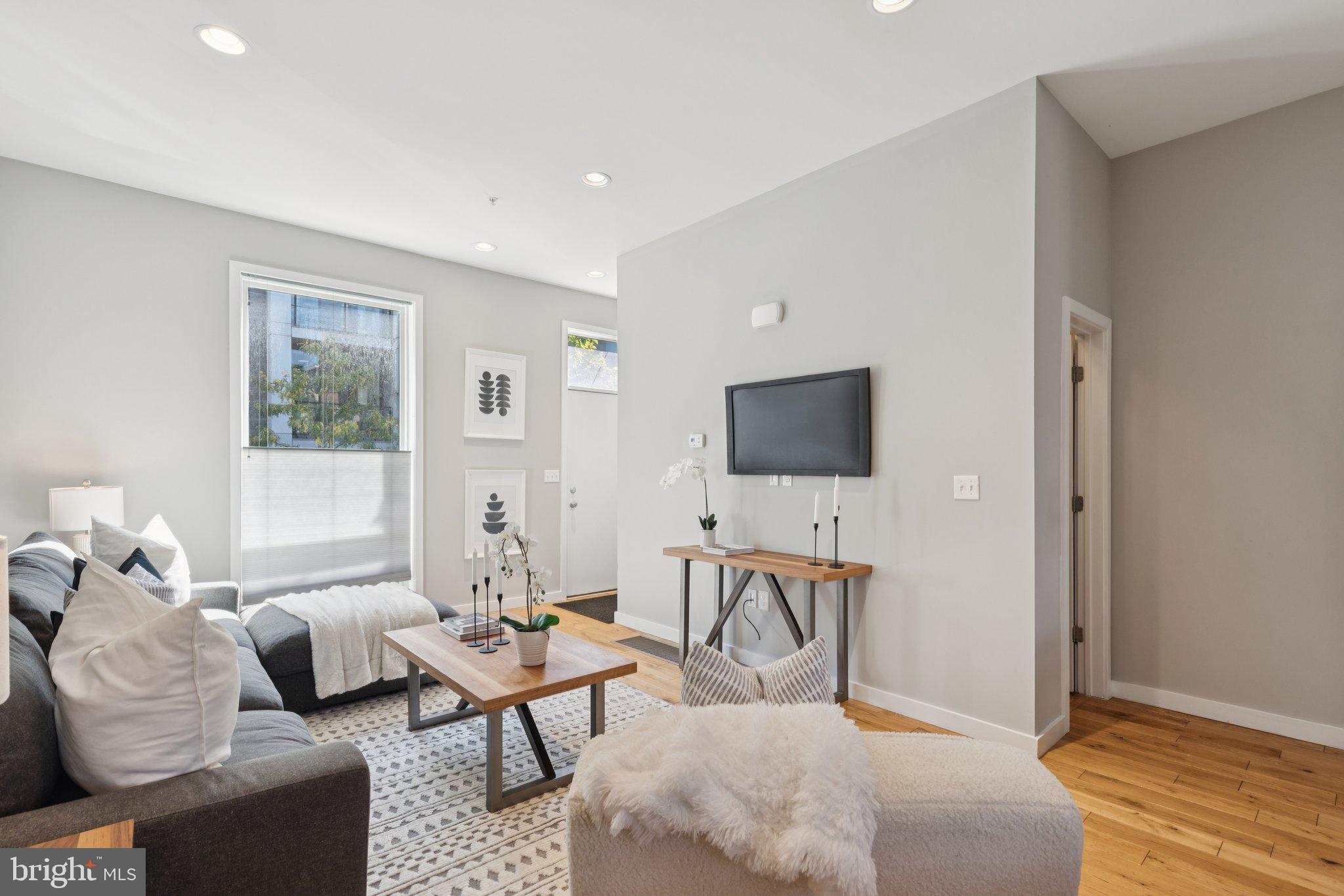 231 West Thompson Street Philadelphia, PA 19122 - Photo 2 of 48