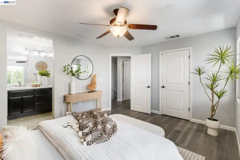 $825,000 | 164 Heligan Lane, Unit 8, Livermore, CA 94551