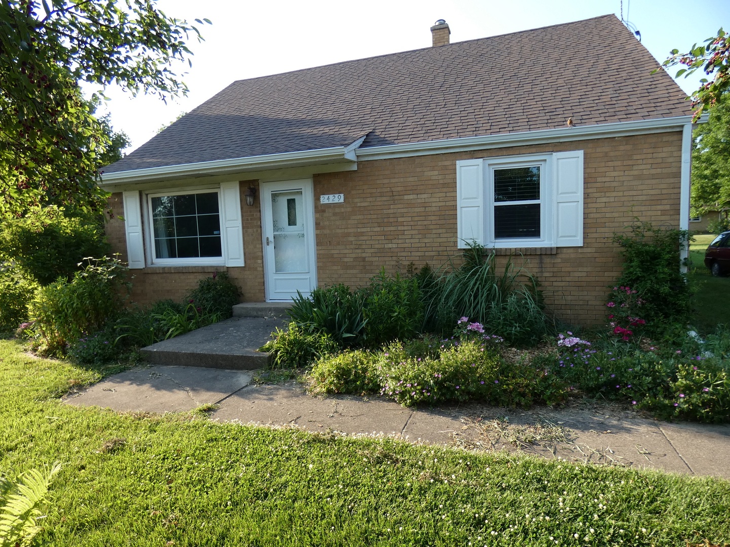 2429 Caton Farm Road Joliet, IL 60435 - Photo 2 of 30