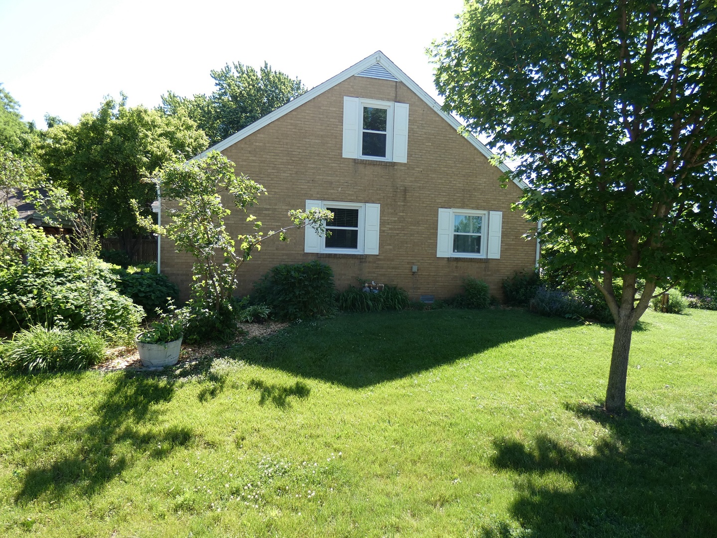 2429 Caton Farm Road Joliet, IL 60435 - Photo 4 of 30