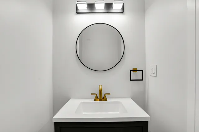 $499,000 | 843 North Lorel Avenue, Chicago, IL 60651