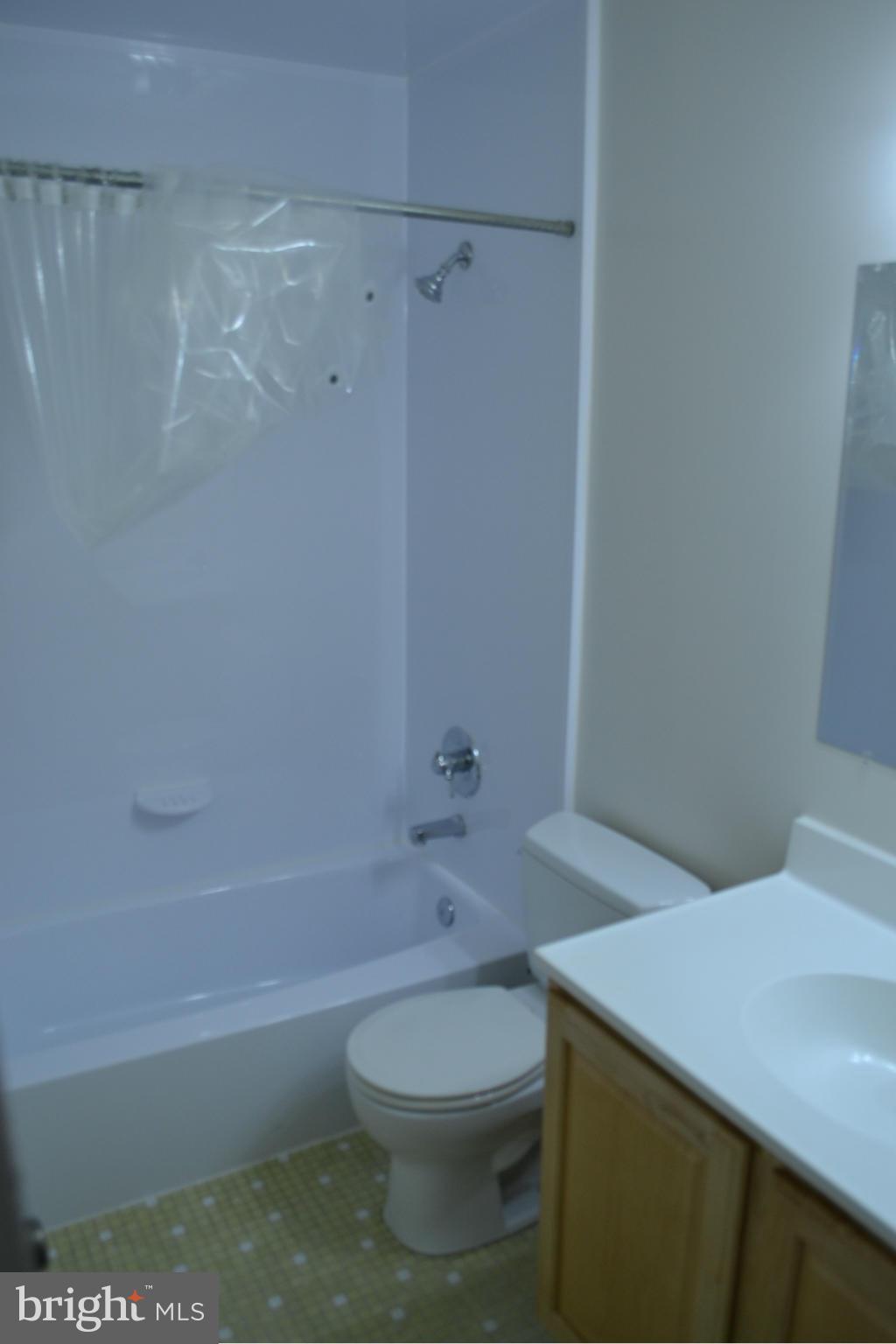 8548 Gwynedd Way Springfield, VA 22153 - Photo 14 of 20 Bath