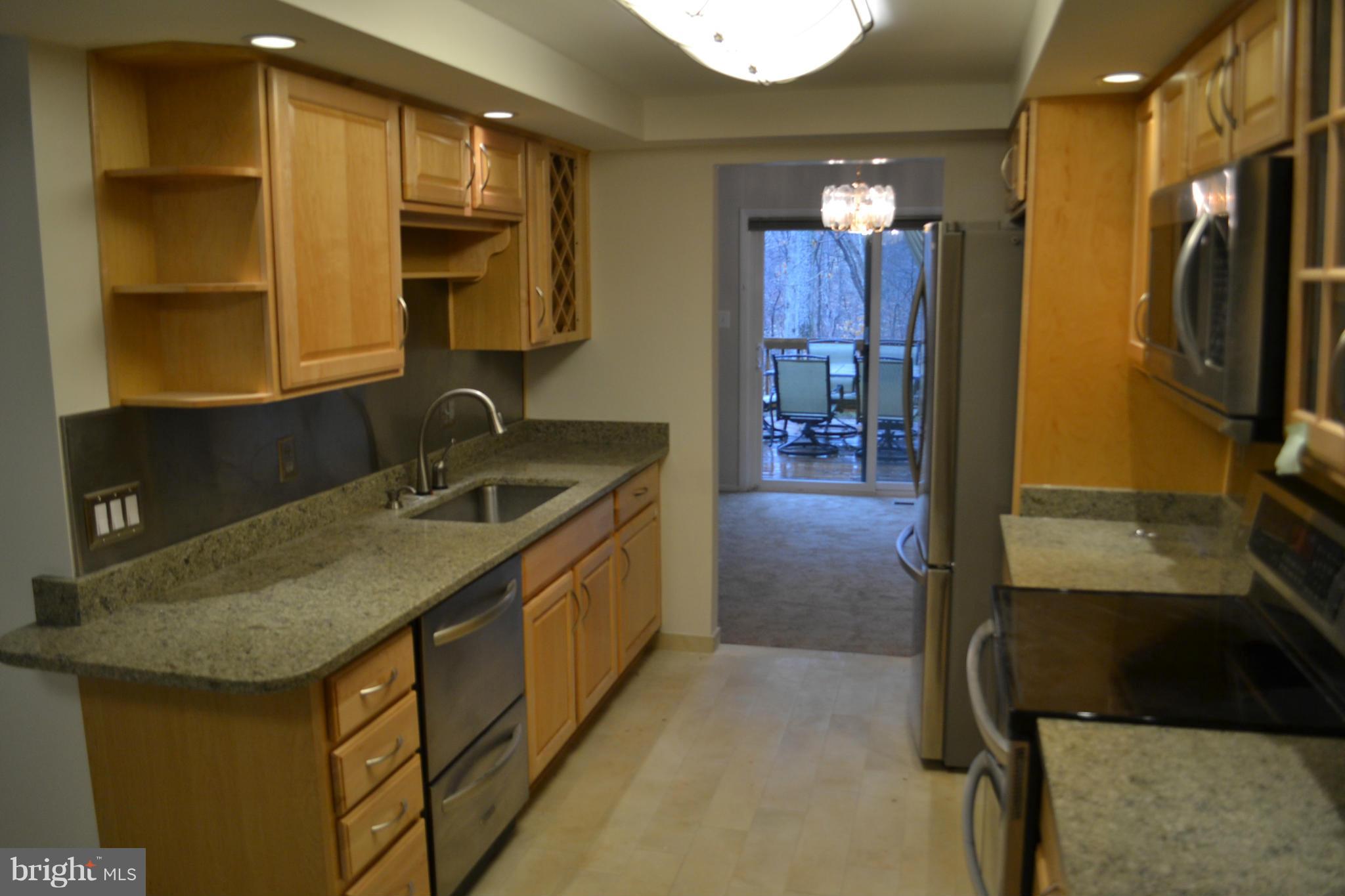 8548 Gwynedd Way Springfield, VA 22153 - Photo 3 of 20 Kitchen