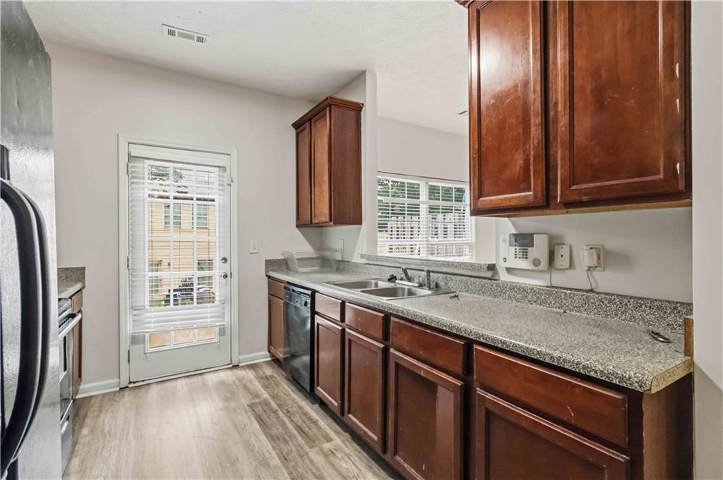 4401 Stone Gate Way Atlanta, GA 30344 - Photo 12 of 27