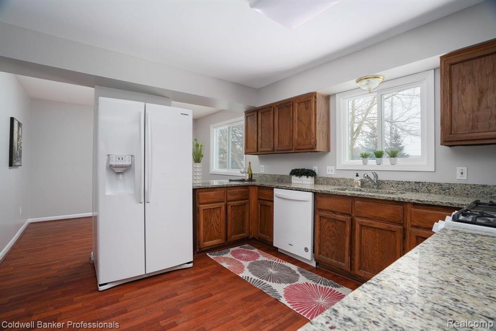 916 Dickson Lane Rochester Hills, MI 48307 - Photo 11 of 30