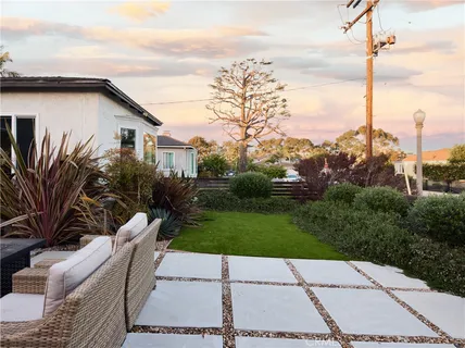 $1,880,000 | 7413 Naylor Avenue, Los Angeles, CA 90045