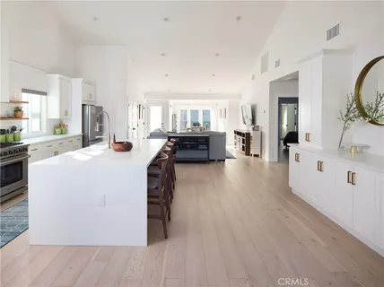 $1,880,000 | 7413 Naylor Avenue, Los Angeles, CA 90045