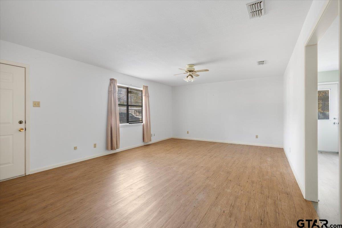 304 Williams Street Carthage, TX 75633 - Photo 11 of 20