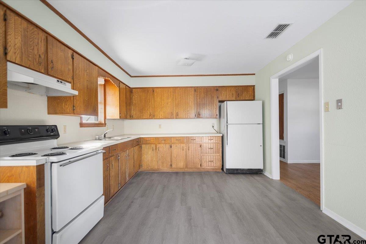 304 Williams Street Carthage, TX 75633 - Photo 8 of 20