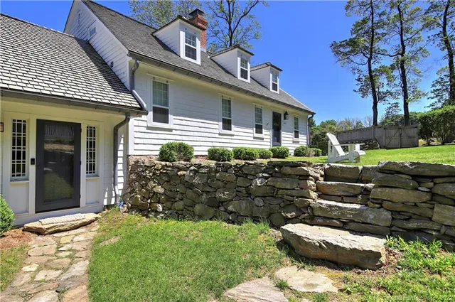 $8,950 | 96 Kings Highway North, Westport, CT 06880