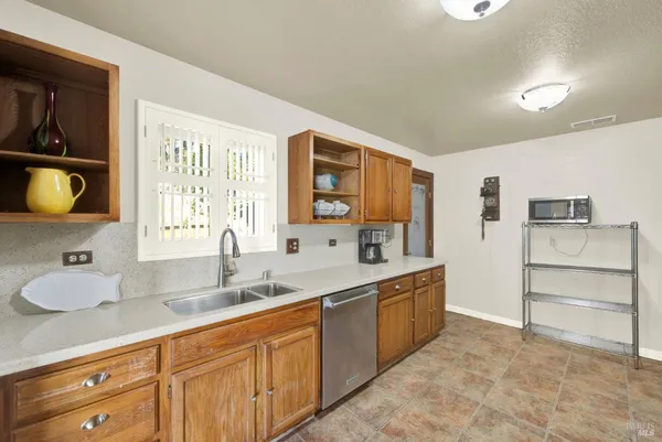 $738,000 | 7937 Sunkist Drive, Oakland, CA 94605