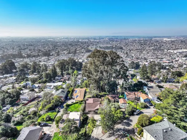 $738,000 | 7937 Sunkist Drive, Oakland, CA 94605