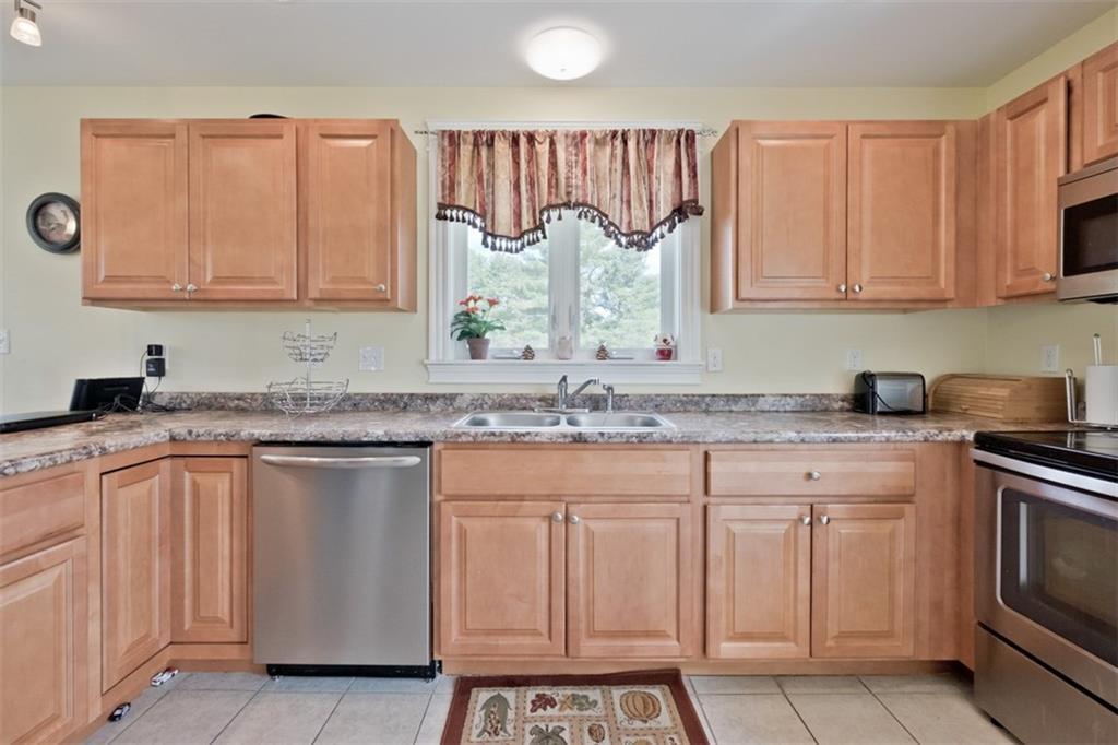 9 Castle Rock Drive Cumberland, ME 04021 - Photo 18 of 35 Photo