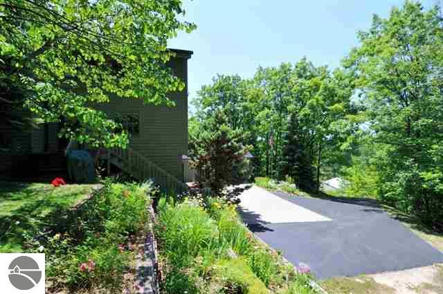 10639 Center Road Traverse City, MI 49686 - Photo 19 of 50 1737841-18.JPG