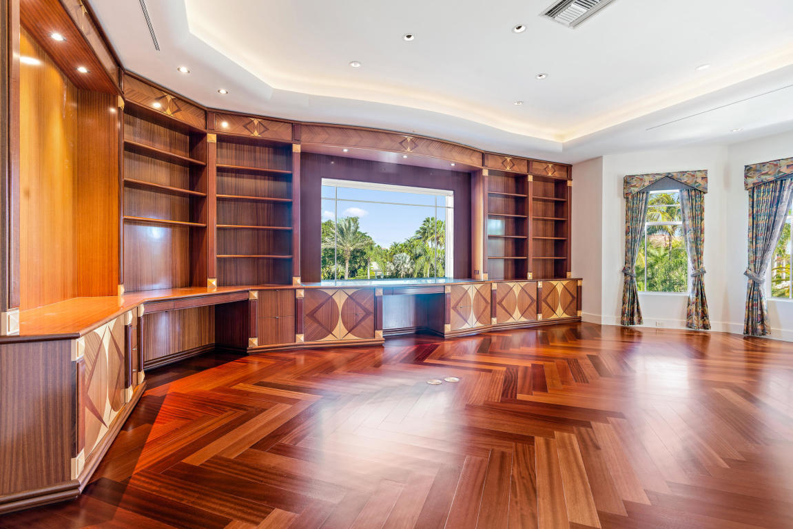 3131 Casseekey Island Road Jupiter, FL 33477 - Photo 37 of 57 library