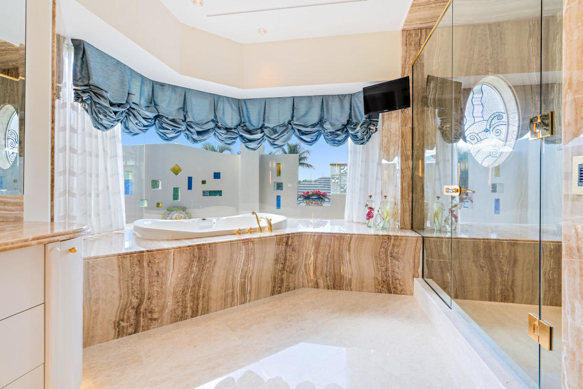 3131 Casseekey Island Road Jupiter, FL 33477 - Photo 43 of 57 Master Bath