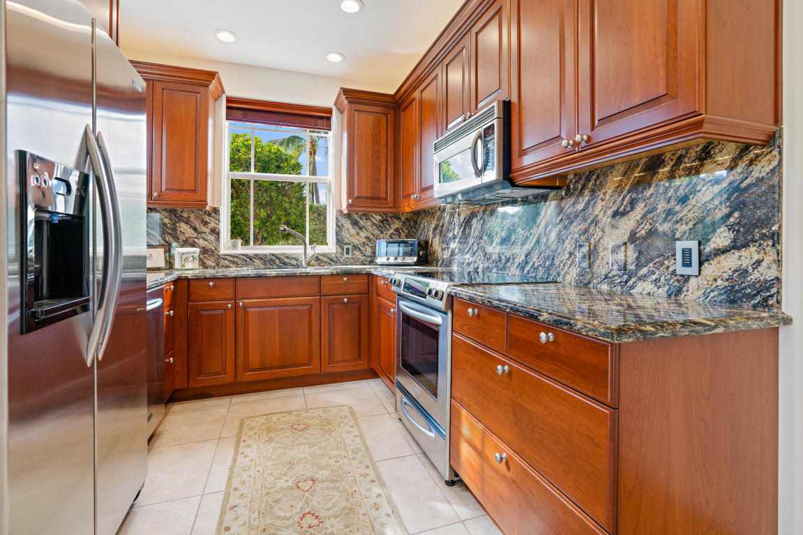 3131 Casseekey Island Road Jupiter, FL 33477 - Photo 47 of 57 Guest house kitchen