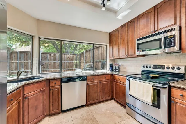 $480,000 | 14826 Le Grande Drive, Addison, TX 75001