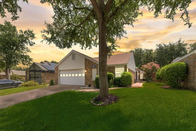 $480,000 | 14826 Le Grande Drive, Addison, TX 75001