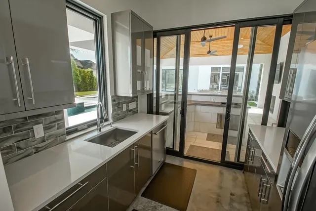 $2,875,000 | 262 Garden Road, River Ridge, LA 70123