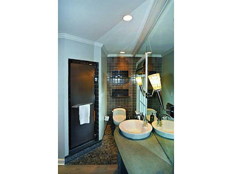 1040 Highmont Road Pittsburgh, PA 15232 - Photo 13 of 25 Master Bath/Spa.
