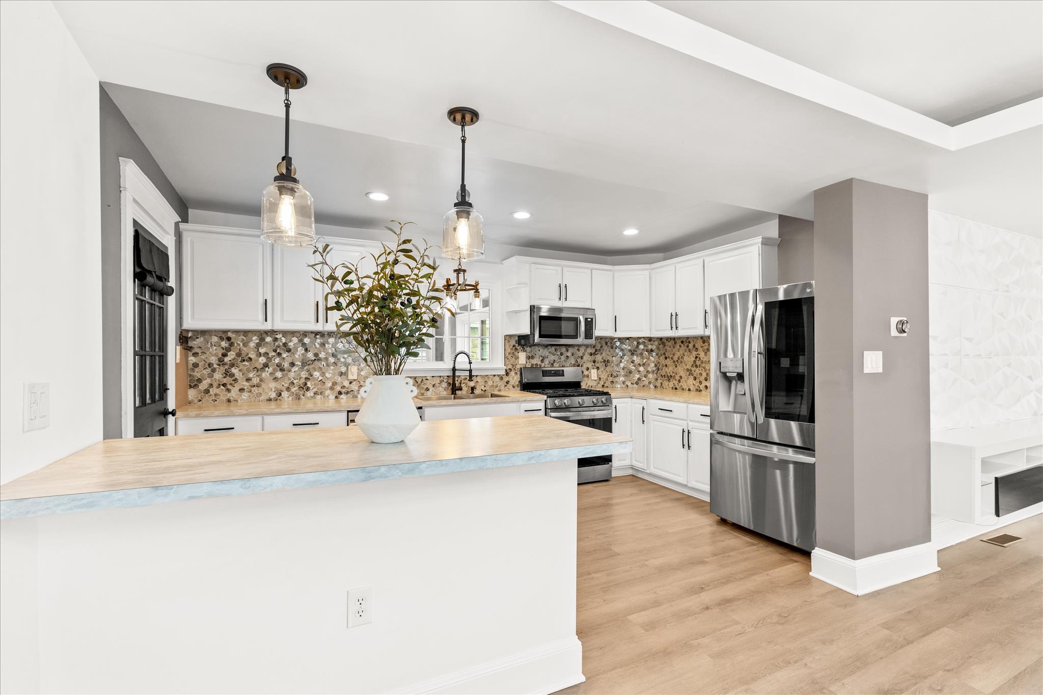 310 Hanover Road York, PA 17408 - Photo 17 of 56 Kitchen