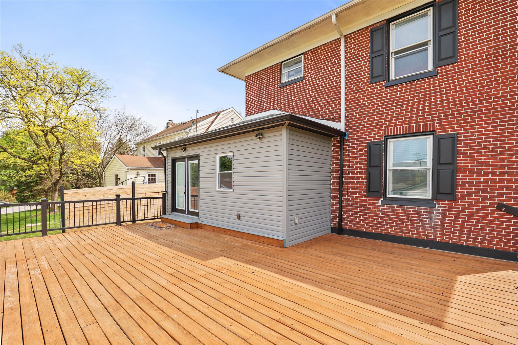 310 Hanover Road York, PA 17408 - Photo 40 of 56 Deck