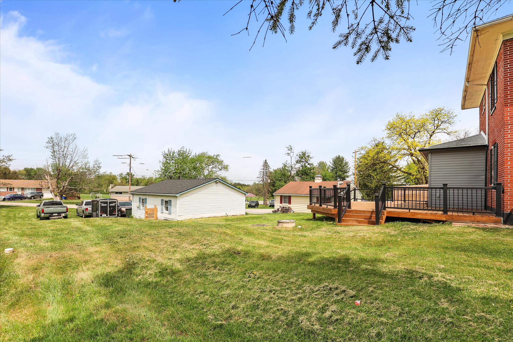 310 Hanover Road York, PA 17408 - Photo 43 of 56 Deck