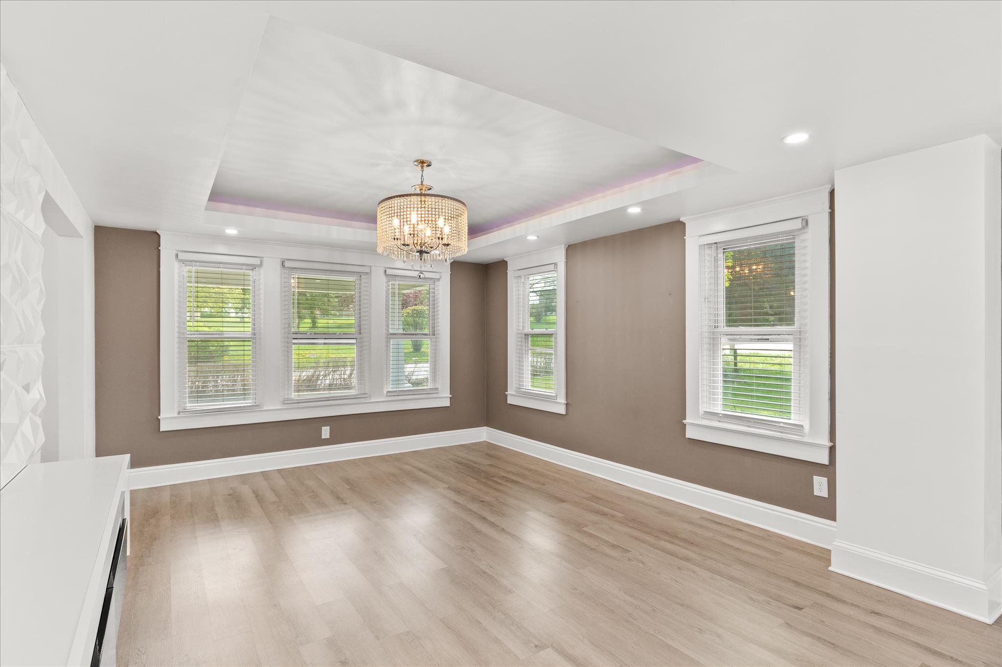 310 Hanover Road York, PA 17408 - Photo 9 of 56 Living Room